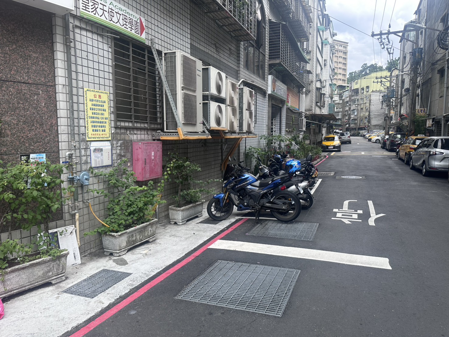  景新街467巷20弄口新設抽水井,井內設置抽水機組增加排水效率